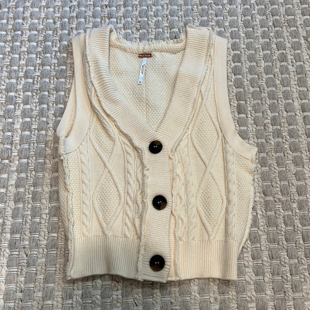 Free People cropped sweater vest sz xs